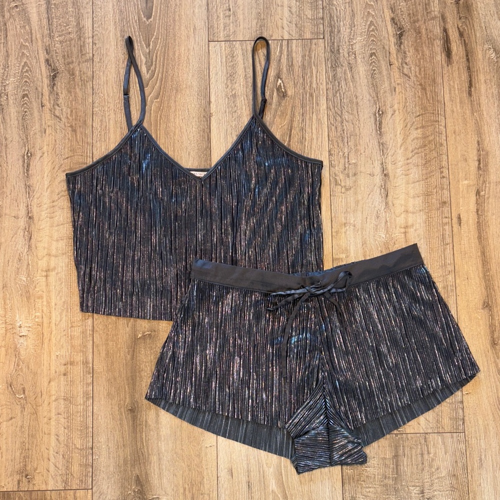Victoria’s Secret Shimmer Metallic Pajama Short Set Size Small/Medium
